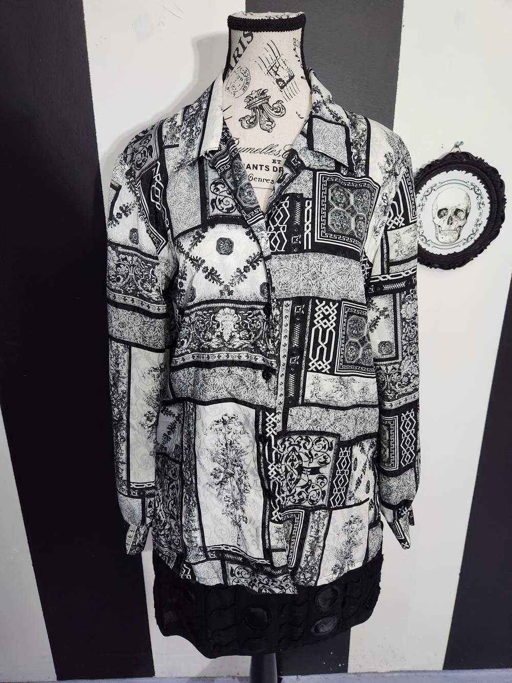 Alia Black and White Patterned Women's Blouse